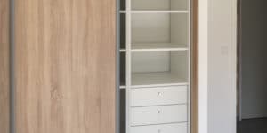 placard coulissant décor bois