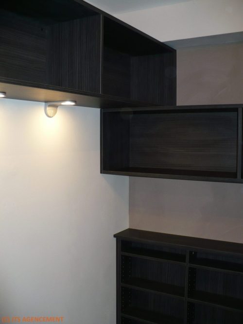 Meubles hauts empilés