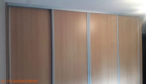 placard 4 portes fermé