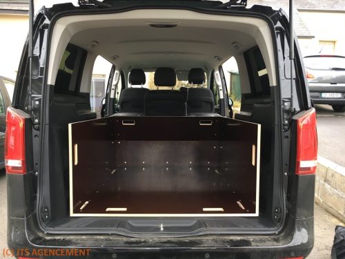 Aménagement de véhicule à vide