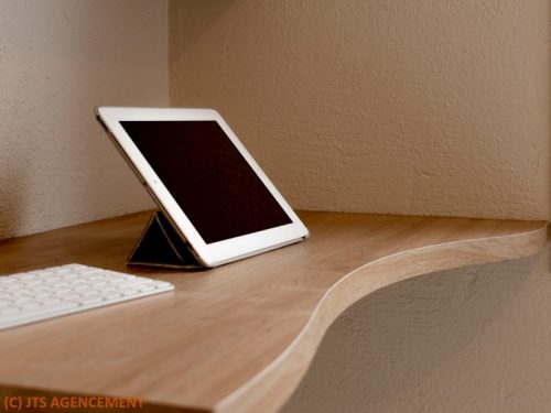 Bureau ondulé, tablette, clavier
