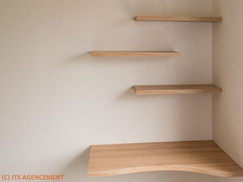 bureau et étagères en mélaminé