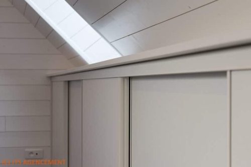 Gros plan sur les portes coulissantes