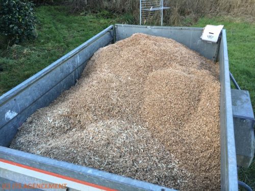 une remorque de copeaux