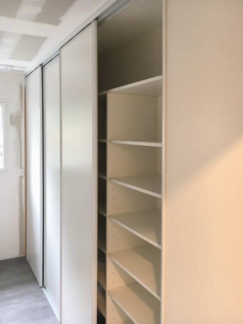 placard blanc ouvert