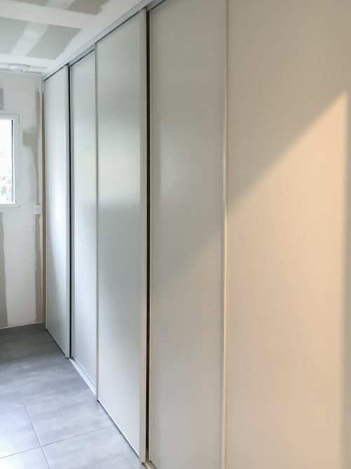 placard blanc fermé