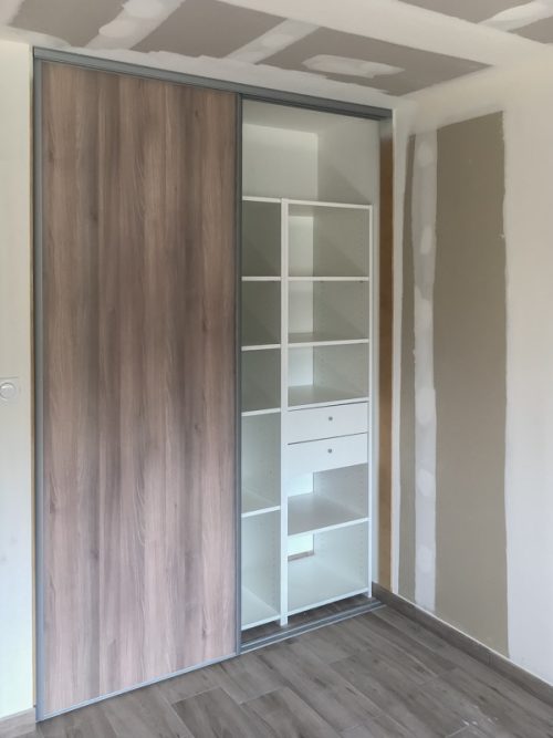 CINQ PLACARDS placard ouvert