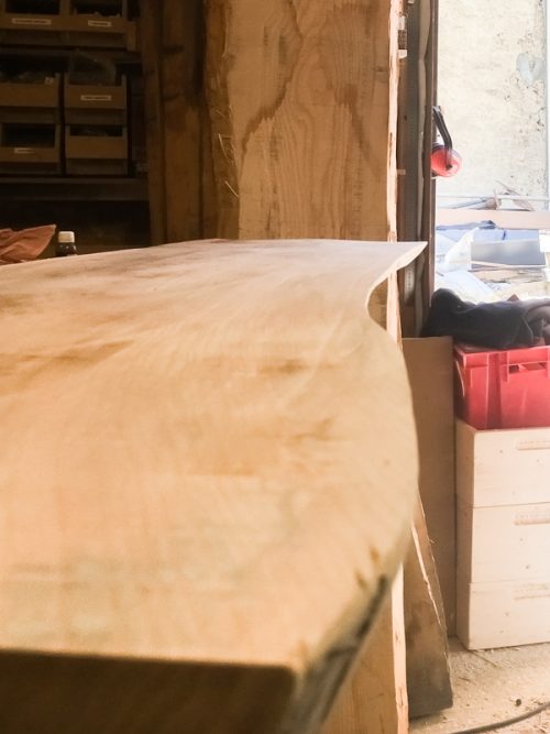 courbes d'un plateau de frêne